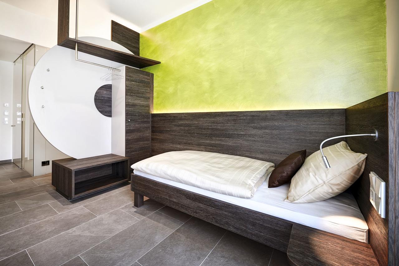 Eee Hotel Traun Esterno foto