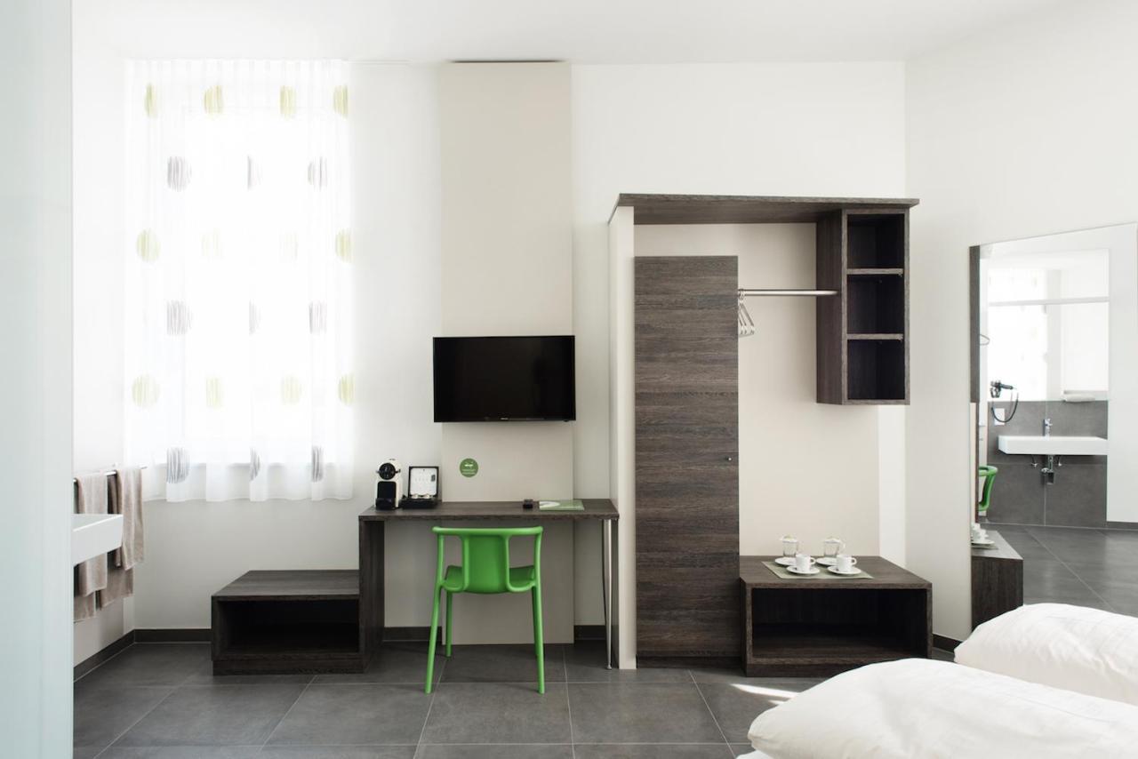Eee Hotel Traun Esterno foto