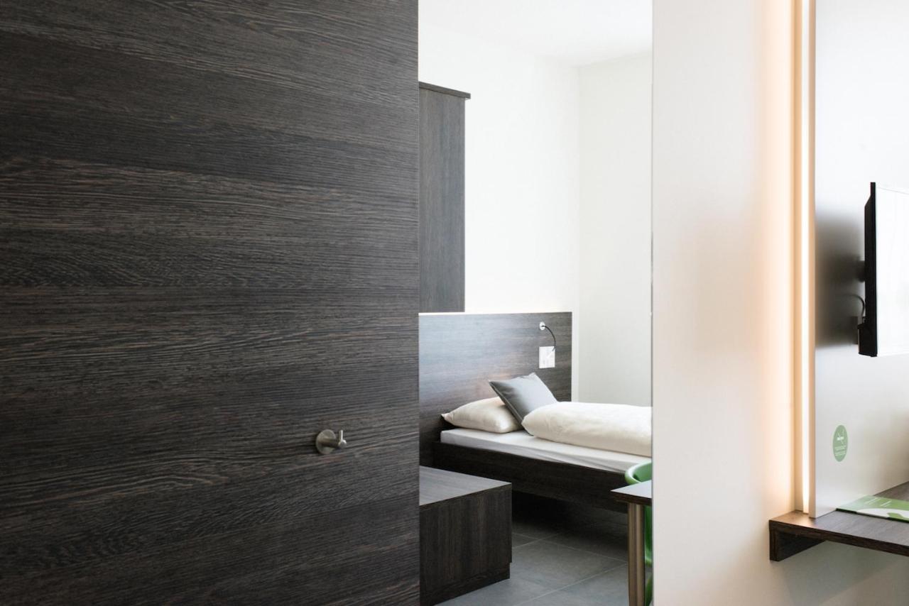 Eee Hotel Traun Esterno foto