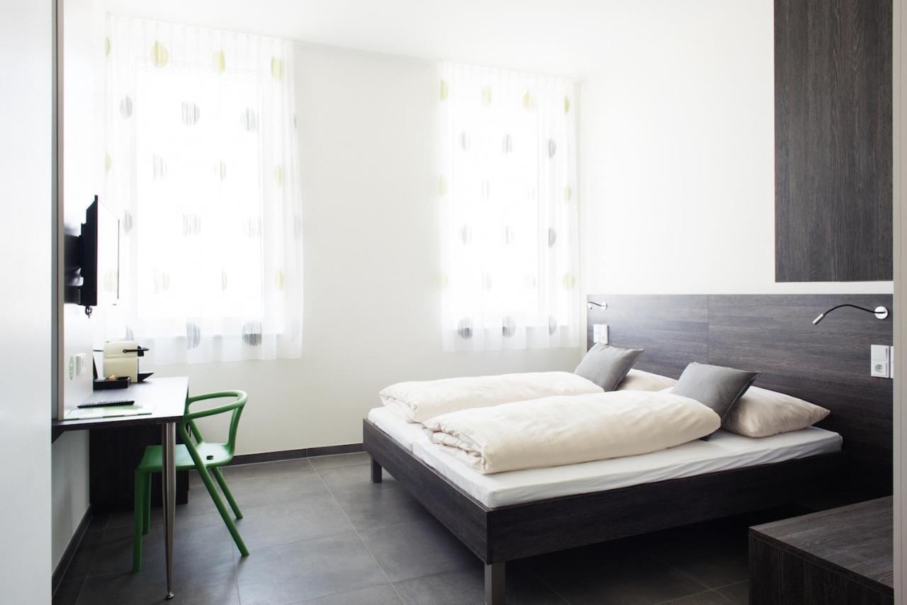 Eee Hotel Traun Esterno foto